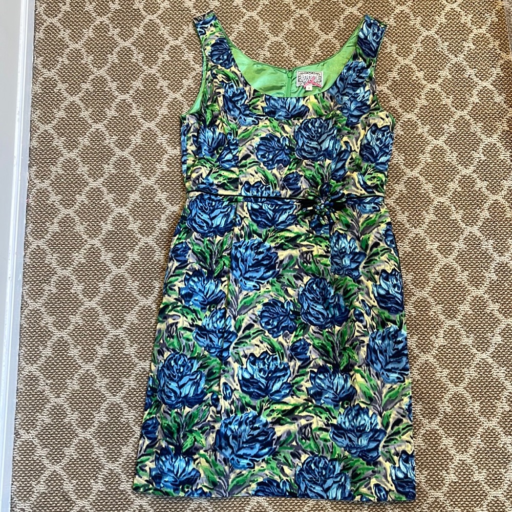 Beautiful floral dress with floral embellishment - size 8